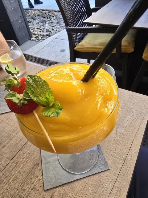 Czerwona margarita truskawkowa